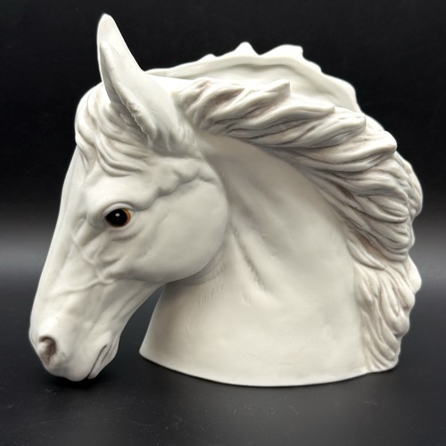 Vintage realistic horse - horse, head